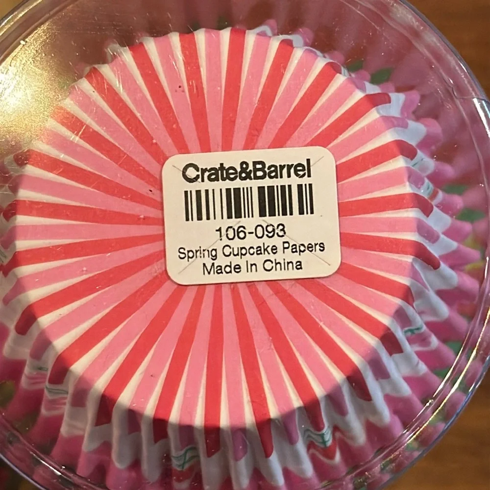 NWT 96 Crate&Barrel Spring Cupcake Papers Paper Cup Cases Floral 2 Pack 48 Each